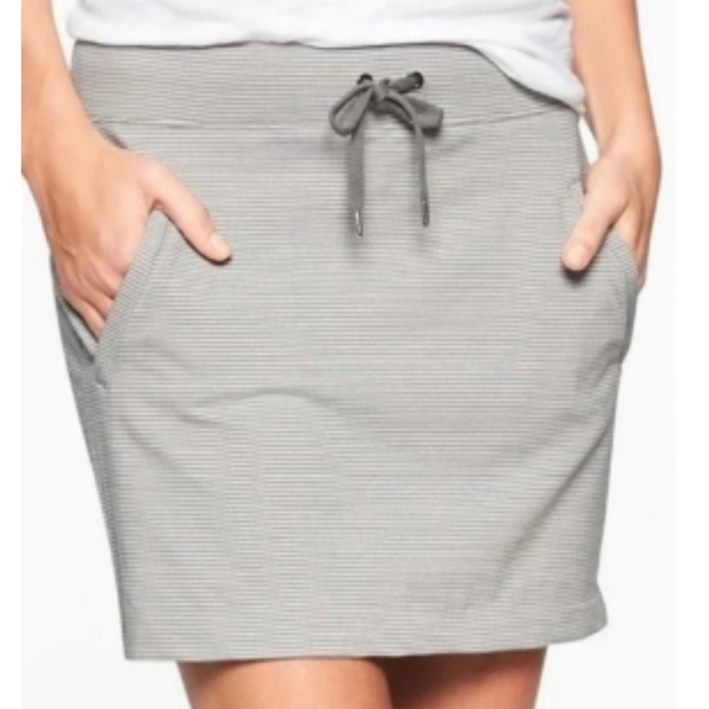 Athleta Modern Drawstring Metro Midtown Skort Gray Striped